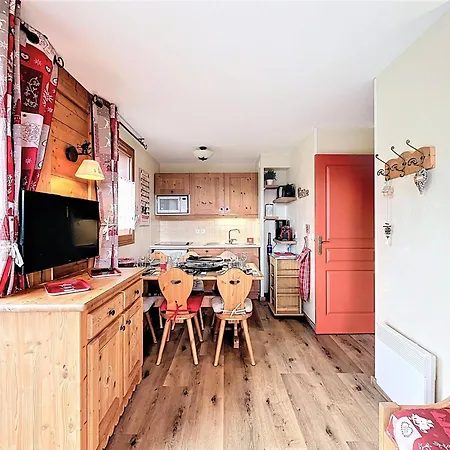 T3 Confortable Avec Balcon Et Parking Apartman Le Corbier